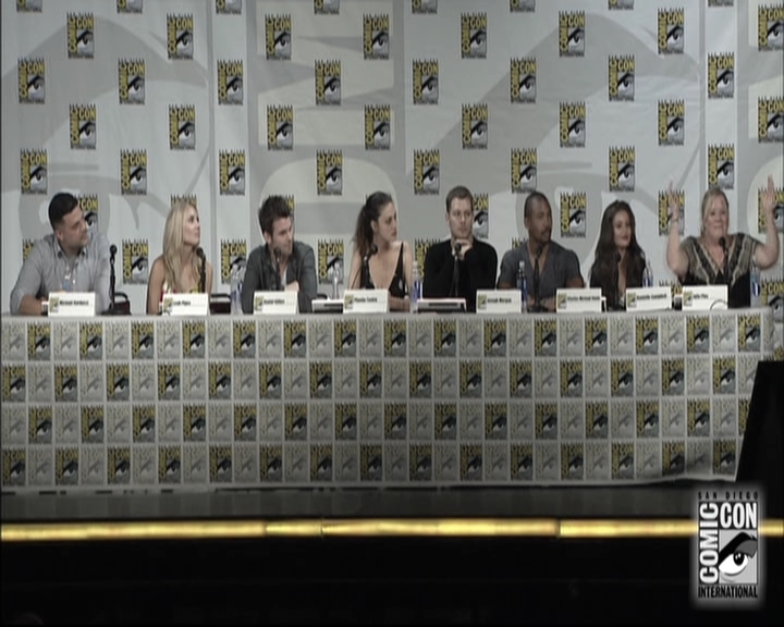 VampireDiariesWorld-dot-nl_TheOriginals-S3SanDiegoComicCon2014Panel1053.jpg