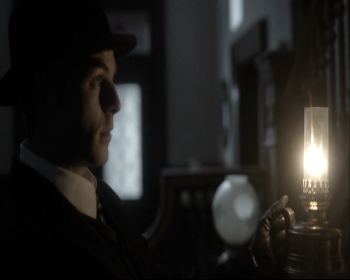 VampireDiariesWorld-dot-nl_TheOriginals-S3TheAwakeningsWebSeries-LockedIn0020.jpg
