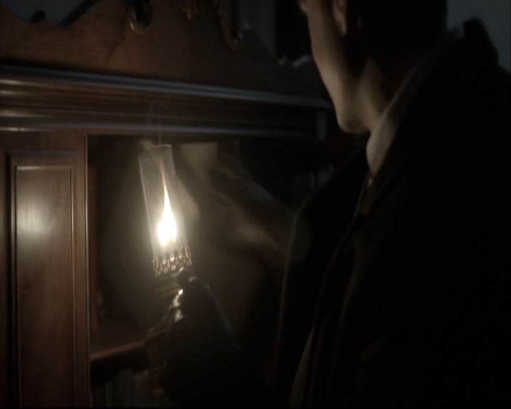 VampireDiariesWorld-dot-nl_TheOriginals-S3TheAwakeningsWebSeries-LockedIn0023.jpg
