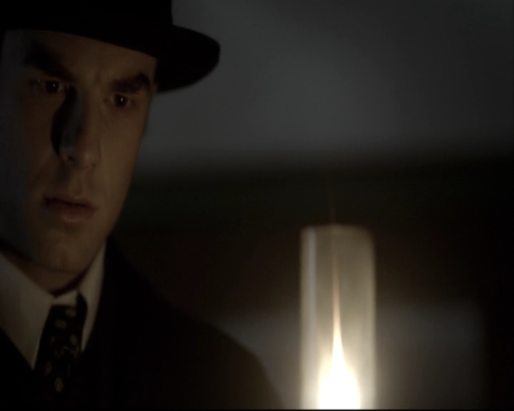 VampireDiariesWorld-dot-nl_TheOriginals-S3TheAwakeningsWebSeries-LockedIn0033.jpg