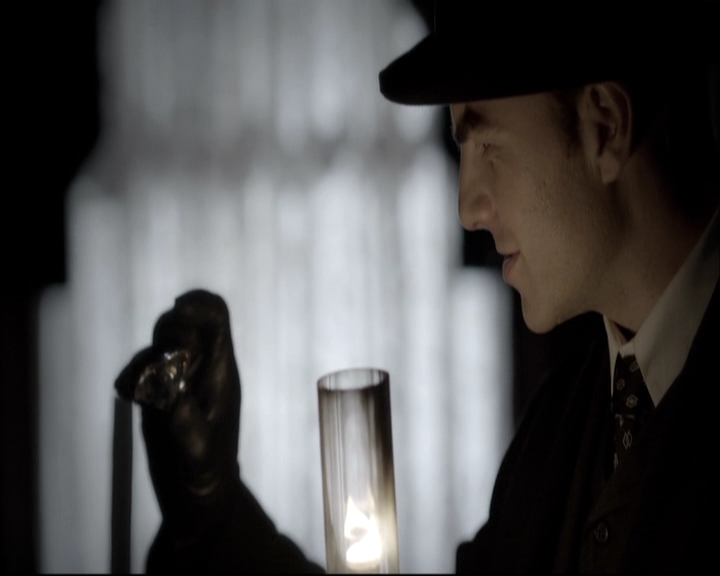 VampireDiariesWorld-dot-nl_TheOriginals-S3TheAwakeningsWebSeries-LockedIn0038.jpg