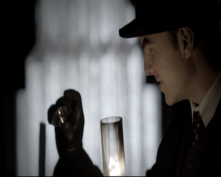 VampireDiariesWorld-dot-nl_TheOriginals-S3TheAwakeningsWebSeries-LockedIn0039.jpg