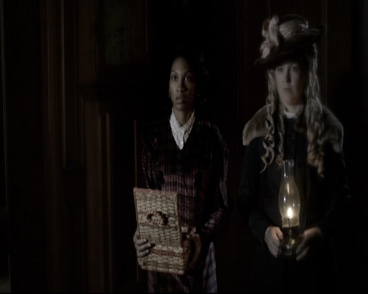 VampireDiariesWorld-dot-nl_TheOriginals-S3TheAwakeningsWebSeries-LockedIn0041.jpg