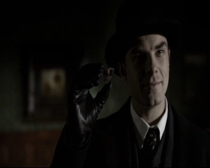 VampireDiariesWorld-dot-nl_TheOriginals-S3TheAwakeningsWebSeries-LockedIn0044.jpg
