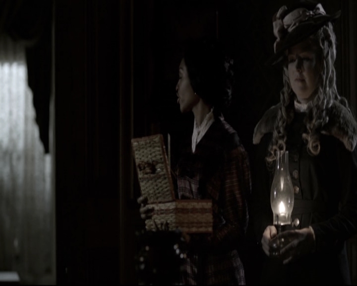 VampireDiariesWorld-dot-nl_TheOriginals-S3TheAwakeningsWebSeries-LockedIn0045.jpg