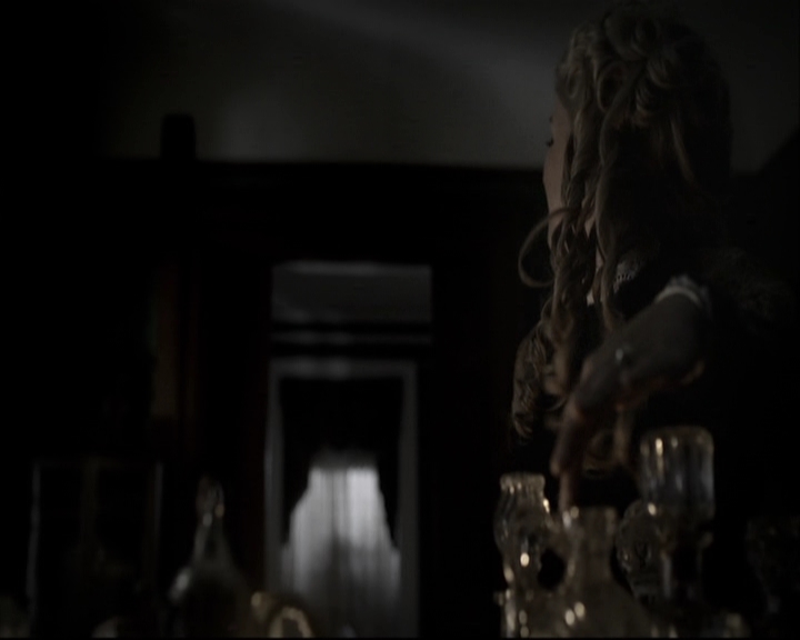 VampireDiariesWorld-dot-nl_TheOriginals-S3TheAwakeningsWebSeries-LockedIn0055.jpg