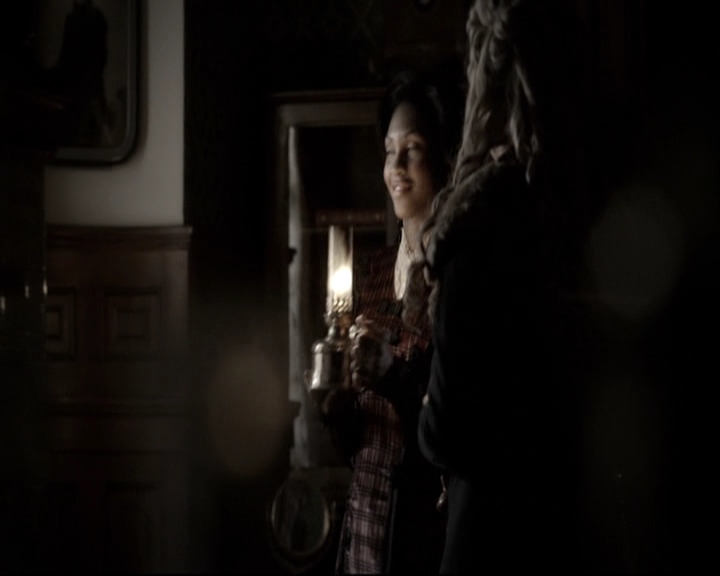 VampireDiariesWorld-dot-nl_TheOriginals-S3TheAwakeningsWebSeries-LockedIn0067.jpg