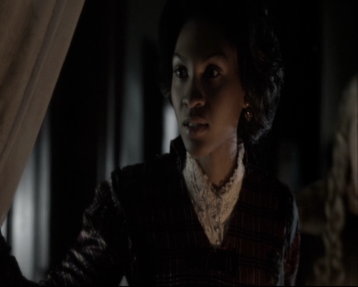 VampireDiariesWorld-dot-nl_TheOriginals-S3TheAwakeningsWebSeries-LockedIn0071.jpg