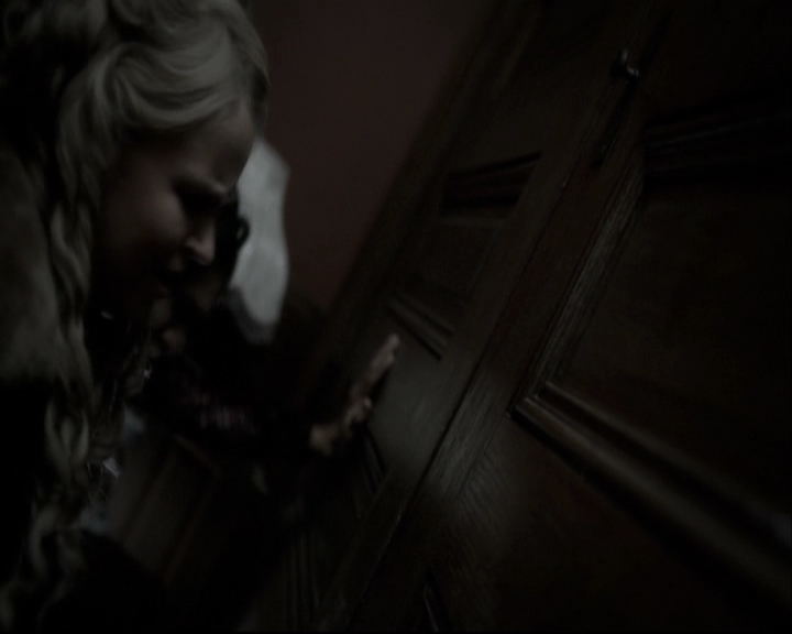 VampireDiariesWorld-dot-nl_TheOriginals-S3TheAwakeningsWebSeries-LockedIn0084.jpg