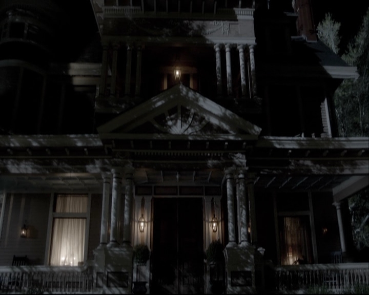 VampireDiariesWorld-dot-nl_TheOriginals-S3TheAwakeningsWebSeries-LockedIn0106.jpg