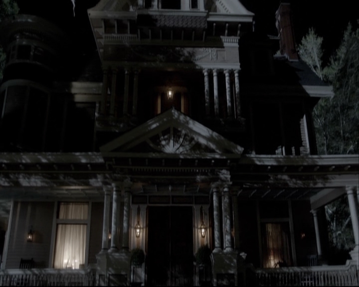 VampireDiariesWorld-dot-nl_TheOriginals-S3TheAwakeningsWebSeries-LockedIn0107.jpg