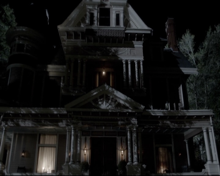 VampireDiariesWorld-dot-nl_TheOriginals-S3TheAwakeningsWebSeries-LockedIn0108.jpg