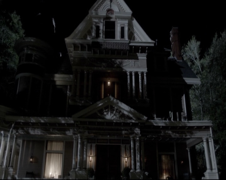 VampireDiariesWorld-dot-nl_TheOriginals-S3TheAwakeningsWebSeries-LockedIn0109.jpg