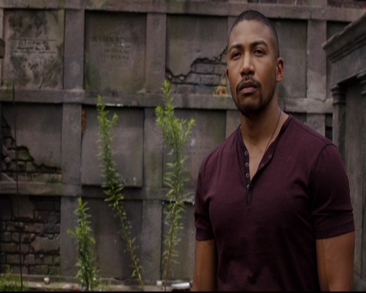 VampireDiariesWorld-dot-nl_TheOriginals_3x01ForTheMillemnium0242.jpg