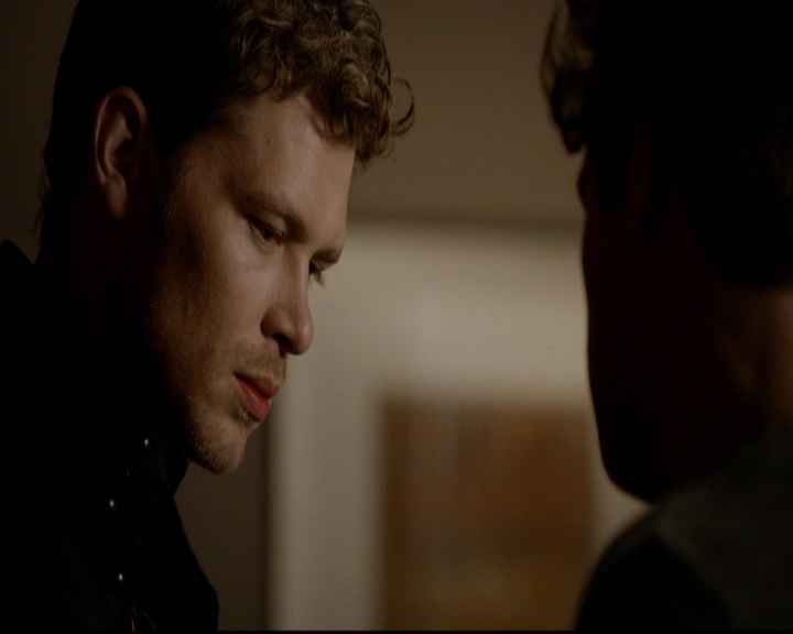 VampireDiariesWorld-dot-nl_TheOriginals_3x01ForTheMillemnium1915.jpg