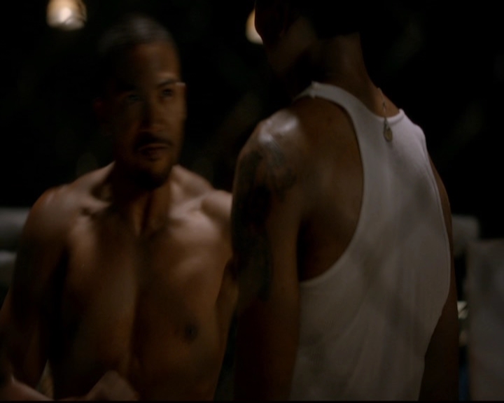 VampireDiariesWorld-dot-nl_TheOriginals_3x01ForTheMillemnium2101.jpg