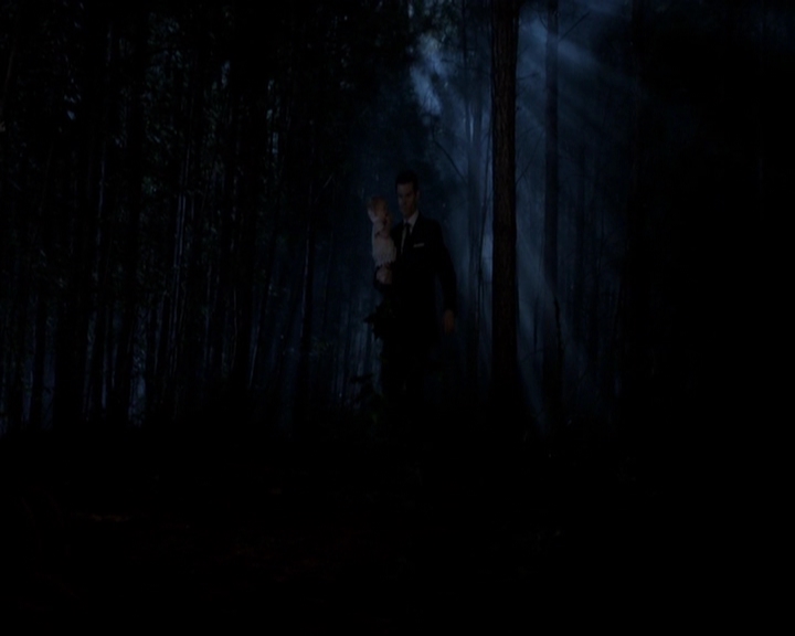 VampireDiariesWorld-dot-nl_TheOriginals_3x02YouHungTheMoon0020.jpg