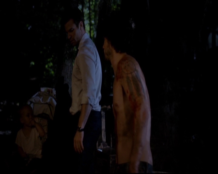 VampireDiariesWorld-dot-nl_TheOriginals_3x02YouHungTheMoon0171.jpg