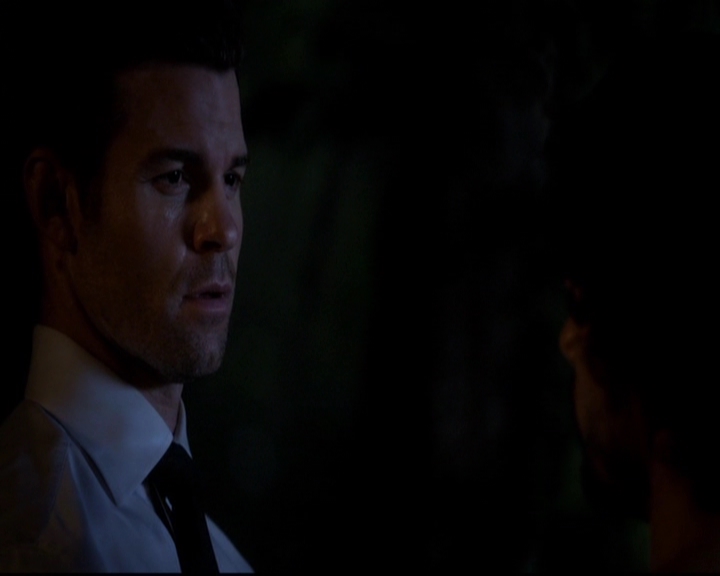 VampireDiariesWorld-dot-nl_TheOriginals_3x02YouHungTheMoon0180.jpg