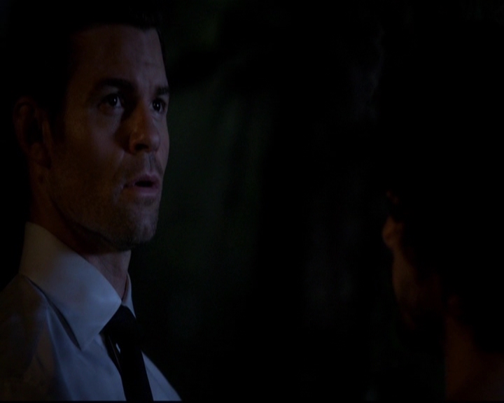 VampireDiariesWorld-dot-nl_TheOriginals_3x02YouHungTheMoon0181.jpg