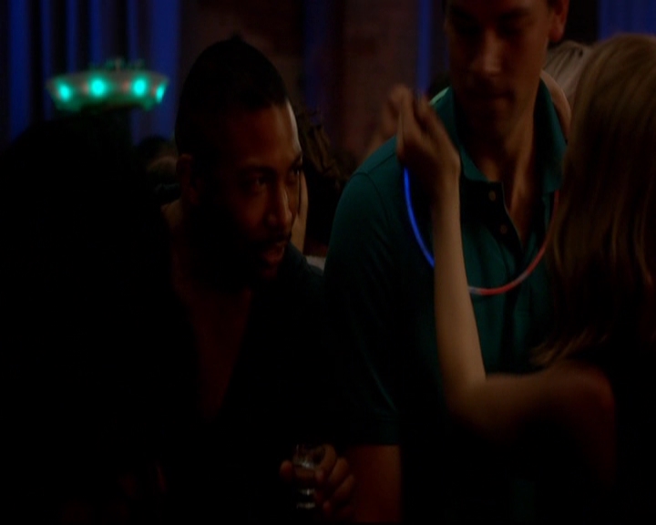 VampireDiariesWorld-dot-nl_TheOriginals_3x02YouHungTheMoon0196.jpg