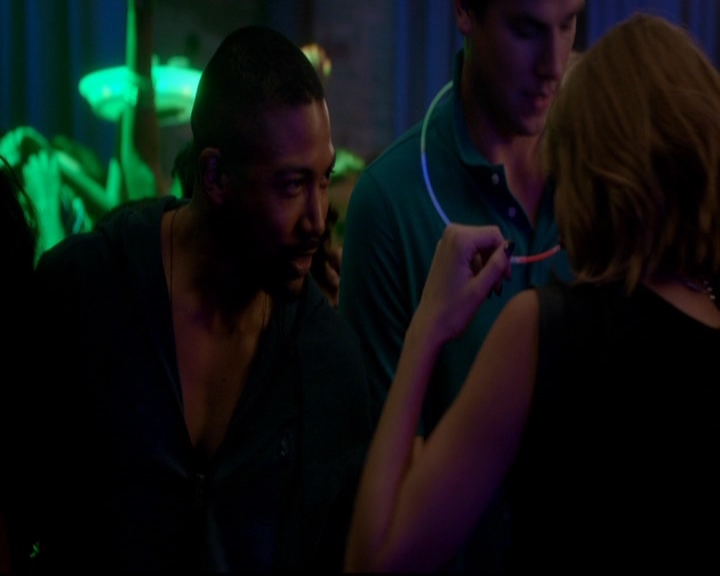 VampireDiariesWorld-dot-nl_TheOriginals_3x02YouHungTheMoon0197.jpg