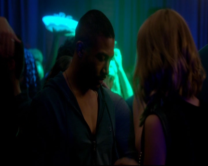 VampireDiariesWorld-dot-nl_TheOriginals_3x02YouHungTheMoon0201.jpg
