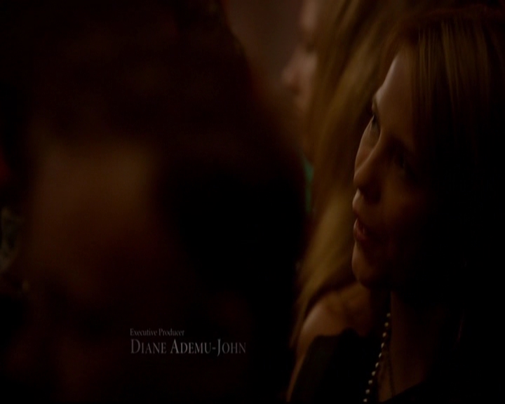 VampireDiariesWorld-dot-nl_TheOriginals_3x02YouHungTheMoon0206.jpg