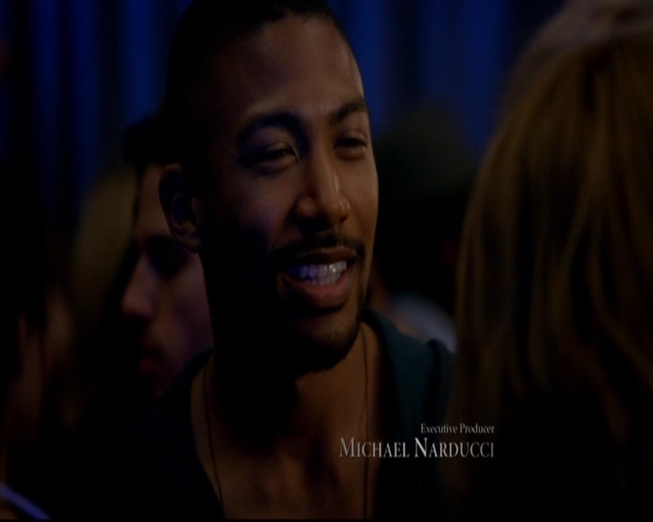 VampireDiariesWorld-dot-nl_TheOriginals_3x02YouHungTheMoon0212.jpg