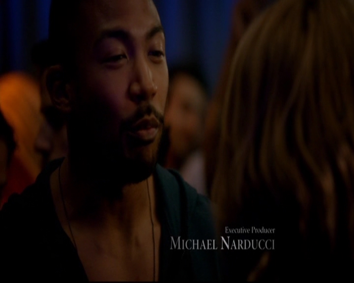 VampireDiariesWorld-dot-nl_TheOriginals_3x02YouHungTheMoon0213.jpg