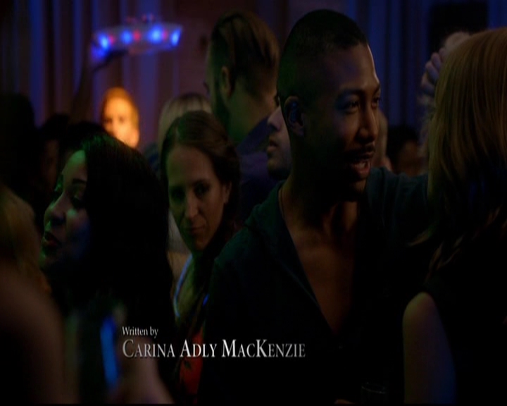 VampireDiariesWorld-dot-nl_TheOriginals_3x02YouHungTheMoon0225.jpg