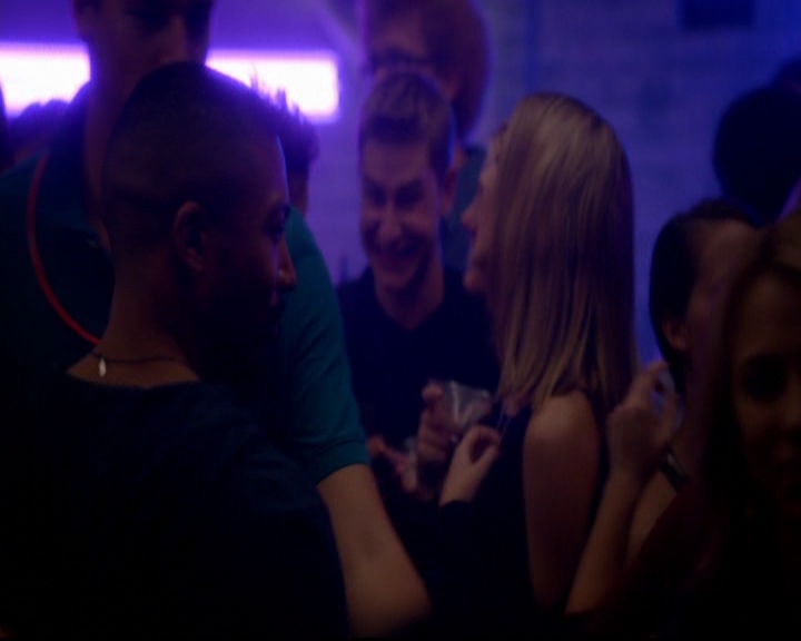 VampireDiariesWorld-dot-nl_TheOriginals_3x02YouHungTheMoon0235.jpg