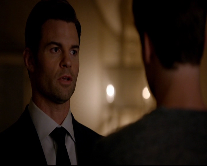 VampireDiariesWorld-dot-nl_TheOriginals_3x02YouHungTheMoon0607.jpg VampireDiariesWorld-dot-nl_TheOriginals_3x02YouHungTheMoon0607.jpg