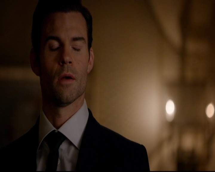 VampireDiariesWorld-dot-nl_TheOriginals_3x02YouHungTheMoon0679.jpg