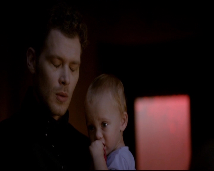 VampireDiariesWorld-dot-nl_TheOriginals_3x02YouHungTheMoon0972.jpg