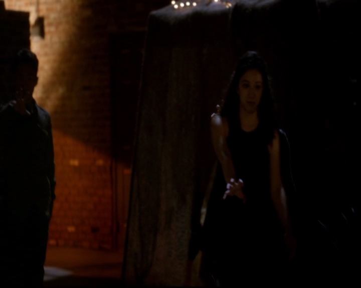 VampireDiariesWorld-dot-nl_TheOriginals_3x02YouHungTheMoon1048.jpg