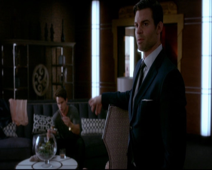 VampireDiariesWorld-dot-nl_TheOriginals_3x02YouHungTheMoon1077.jpg VampireDiariesWorld-dot-nl_TheOriginals_3x02YouHungTheMoon1077.jpg