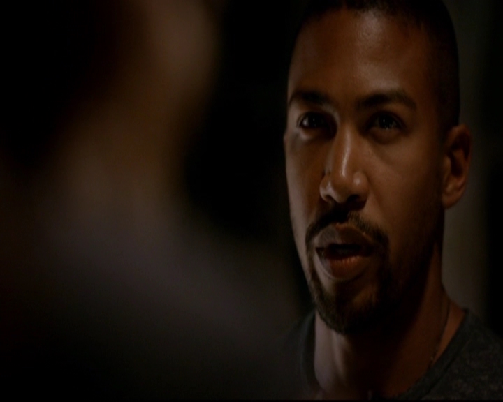 VampireDiariesWorld-dot-nl_TheOriginals_3x02YouHungTheMoon1178.jpg