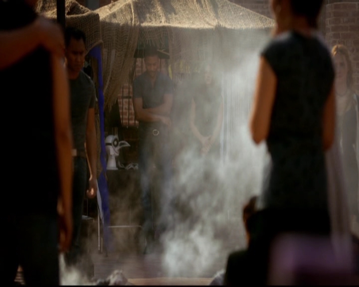 VampireDiariesWorld-dot-nl_TheOriginals_3x02YouHungTheMoon1200.jpg VampireDiariesWorld-dot-nl_TheOriginals_3x02YouHungTheMoon1200.jpg