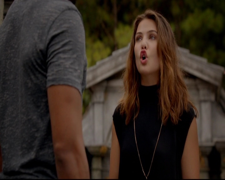 VampireDiariesWorld-dot-nl_TheOriginals_3x02YouHungTheMoon1624.jpg