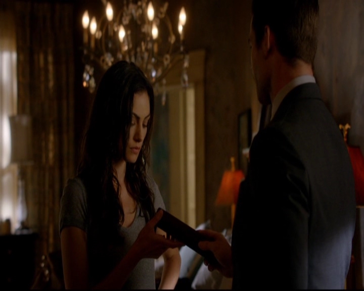 VampireDiariesWorld-dot-nl_TheOriginals_3x02YouHungTheMoon1737.jpg VampireDiariesWorld-dot-nl_TheOriginals_3x02YouHungTheMoon1737.jpg