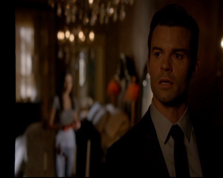 VampireDiariesWorld-dot-nl_TheOriginals_3x02YouHungTheMoon1756.jpg