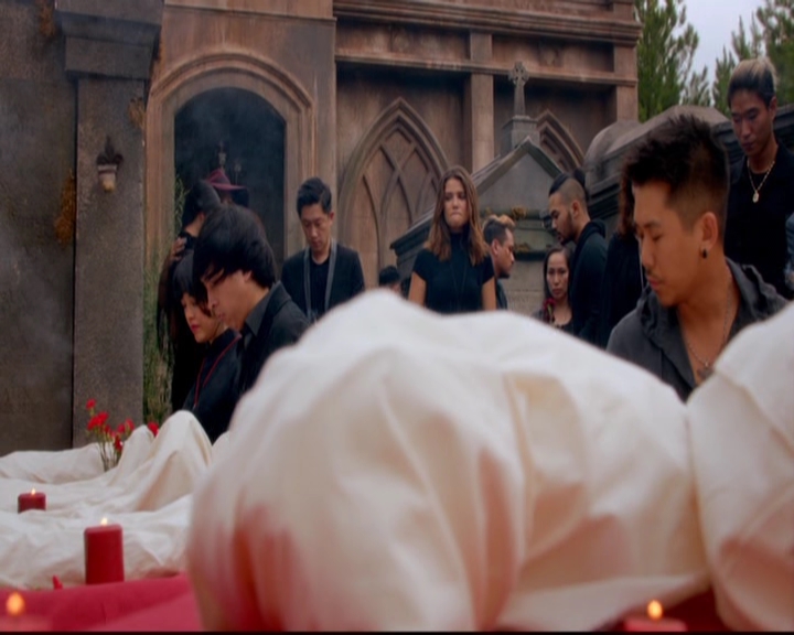 VampireDiariesWorld-dot-nl_TheOriginals_3x02YouHungTheMoon1788.jpg