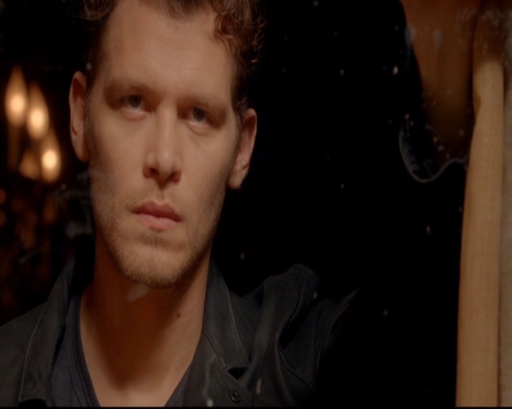 VampireDiariesWorld-dot-nl_TheOriginals_3x02YouHungTheMoon1937.jpg