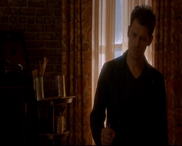 VampireDiariesWorld-dot-nl_TheOriginals_3x02YouHungTheMoon1947.jpg VampireDiariesWorld-dot-nl_TheOriginals_3x02YouHungTheMoon1947.jpg
