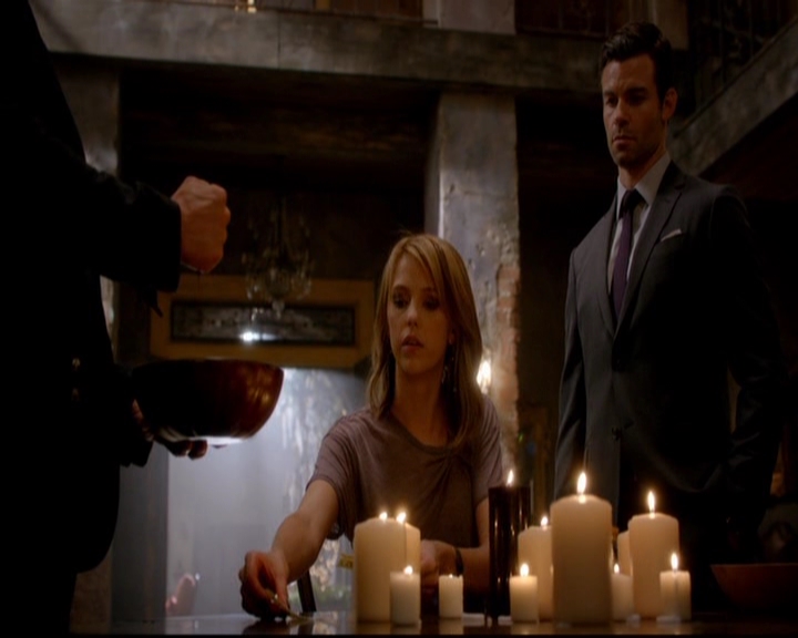 VampireDiariesWorld-dot-nl_TheOriginals_3x02YouHungTheMoon2087.jpg