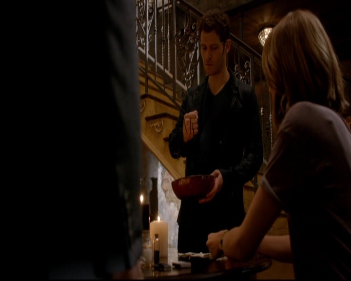 VampireDiariesWorld-dot-nl_TheOriginals_3x02YouHungTheMoon2089.jpg