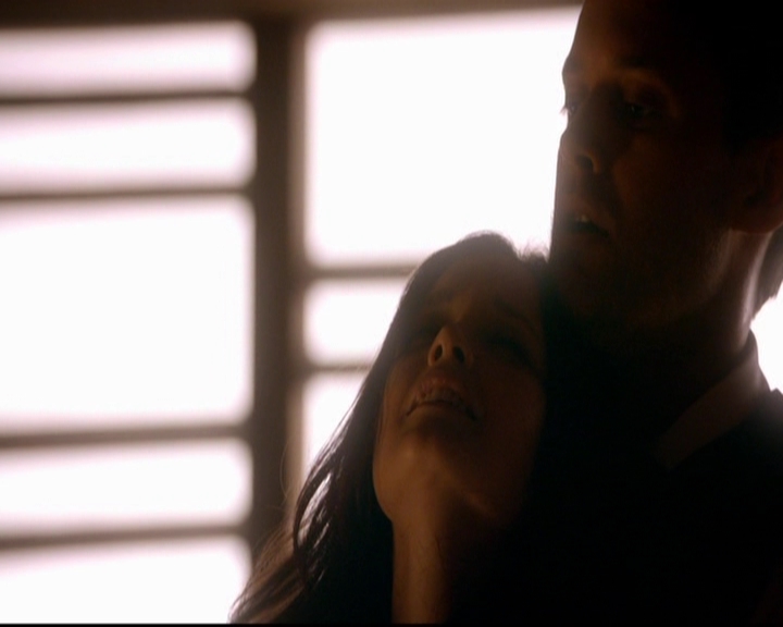 VampireDiariesWorld-dot-nl_TheOriginals_3x02YouHungTheMoon2246.jpg