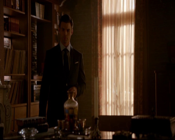 VampireDiariesWorld-dot-nl_TheOriginals_3x03IllSeeYouInHellOrNewOrleans0184.jpg