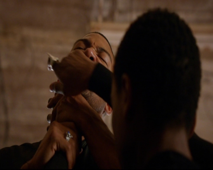 VampireDiariesWorld-dot-nl_TheOriginals_3x03IllSeeYouInHellOrNewOrleans0911.jpg